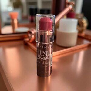CREAMY BLUSH IN BLUSHING SWEET